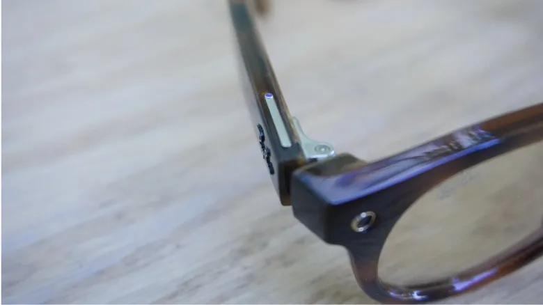 Detalle del nuevo botón de acción de las Ray-Ban Meta Gen 3