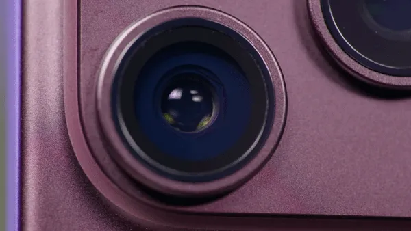 Animación de las láminas de apertura del iPhone 18 Pro abriéndose y cerrándose