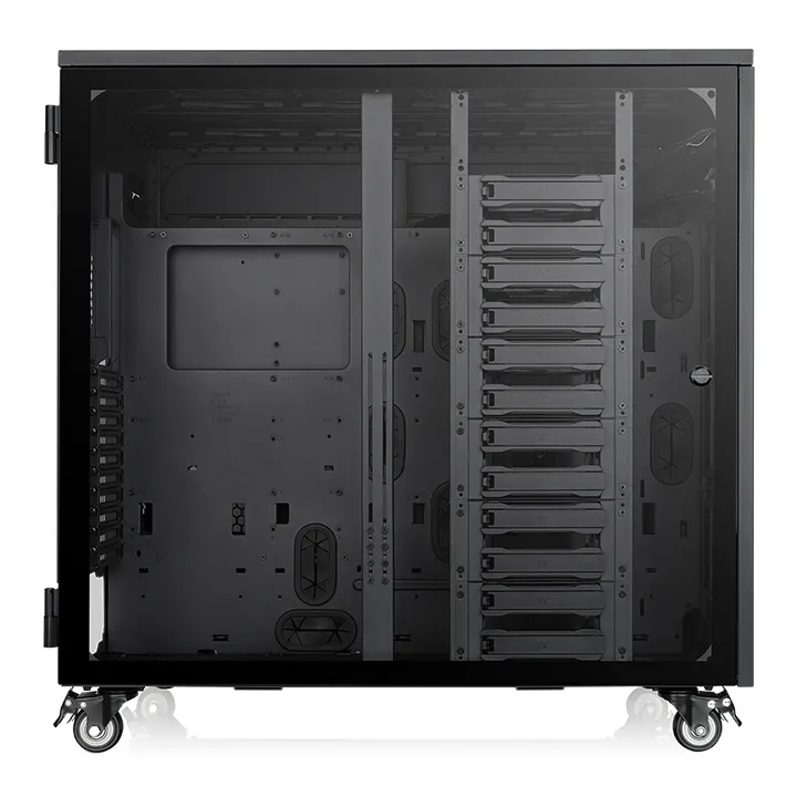 Interior de la caja AX1000 con sus dos zonas para sistemas