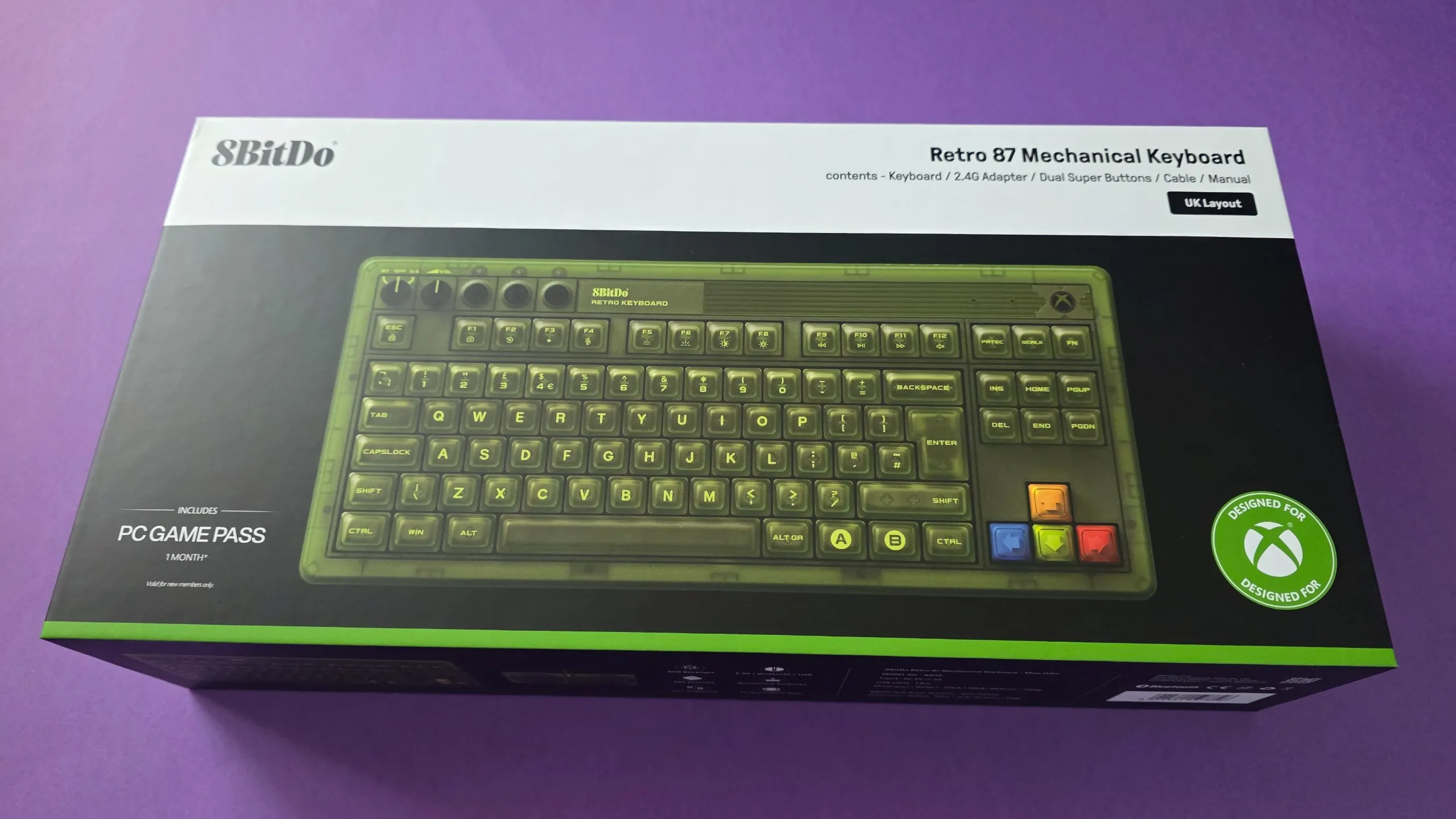 Caja del teclado 8BitDo Retro 87 edición Xbox, más grande de lo habitual