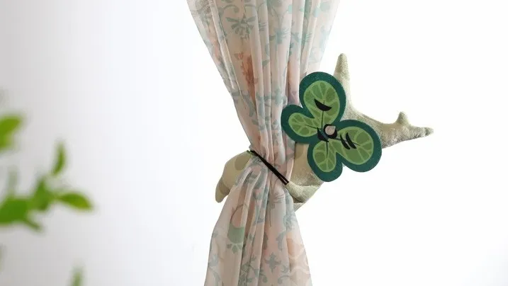 Sujeta cortinas con forma de kolog de The Legend of Zelda