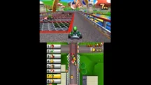 Mario Kart 7 ejecutado en Nintendo Switch mediante el emulador Dekopon, con la carrera en la pantalla superior y el mapa en la inferior