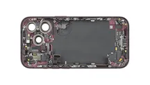 Vista del interior del iPhone 18 Pro tras retirar la tapa trasera, con la placa base y el sistema de refrigeración a la vista