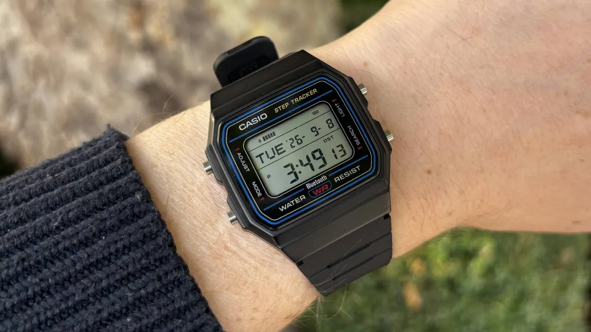 Reloj Casio F-B100W de esfera digital y correa de resina