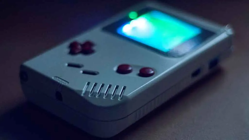 Pantalla con el catálogo del Game Boy Museum funcionando en una Game Boy