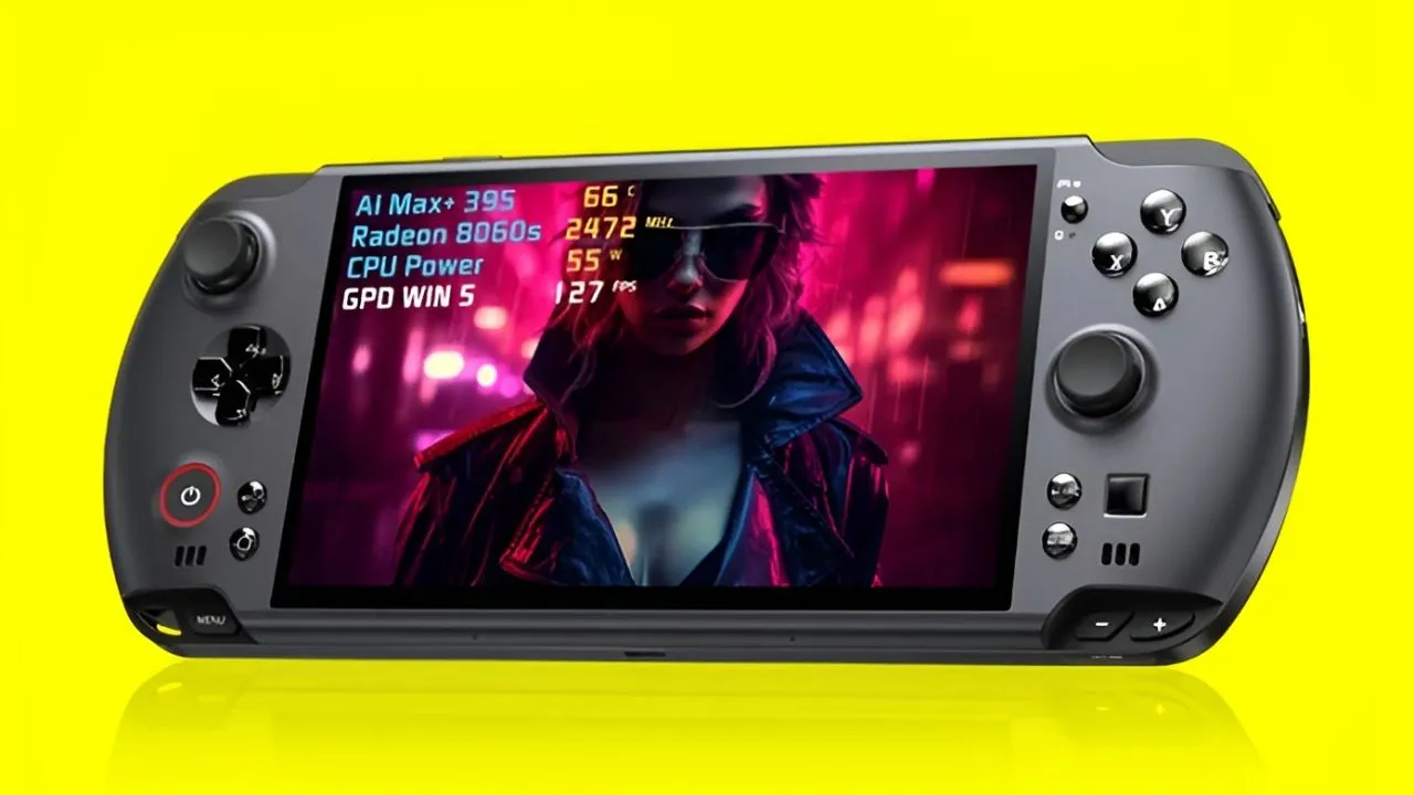 Consola portátil GPD WIN 5 en manos de un usuario