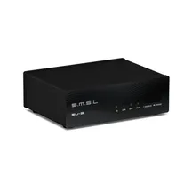 Convertidor DAC SMSL SU-3 fotografiado en perspectiva, con su frontal texturizado y los indicadores de fuente