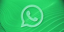 Logotipo de WhatsApp en blanco sobre un fondo verde con líneas concéntricas