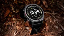 Vista frontal del Amazfit T-Rex 3 Pro, un reloj deportivo con pantalla AMOLED