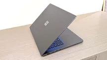 Portátil Surface Laptop Ultra fotografiado por Windows Central