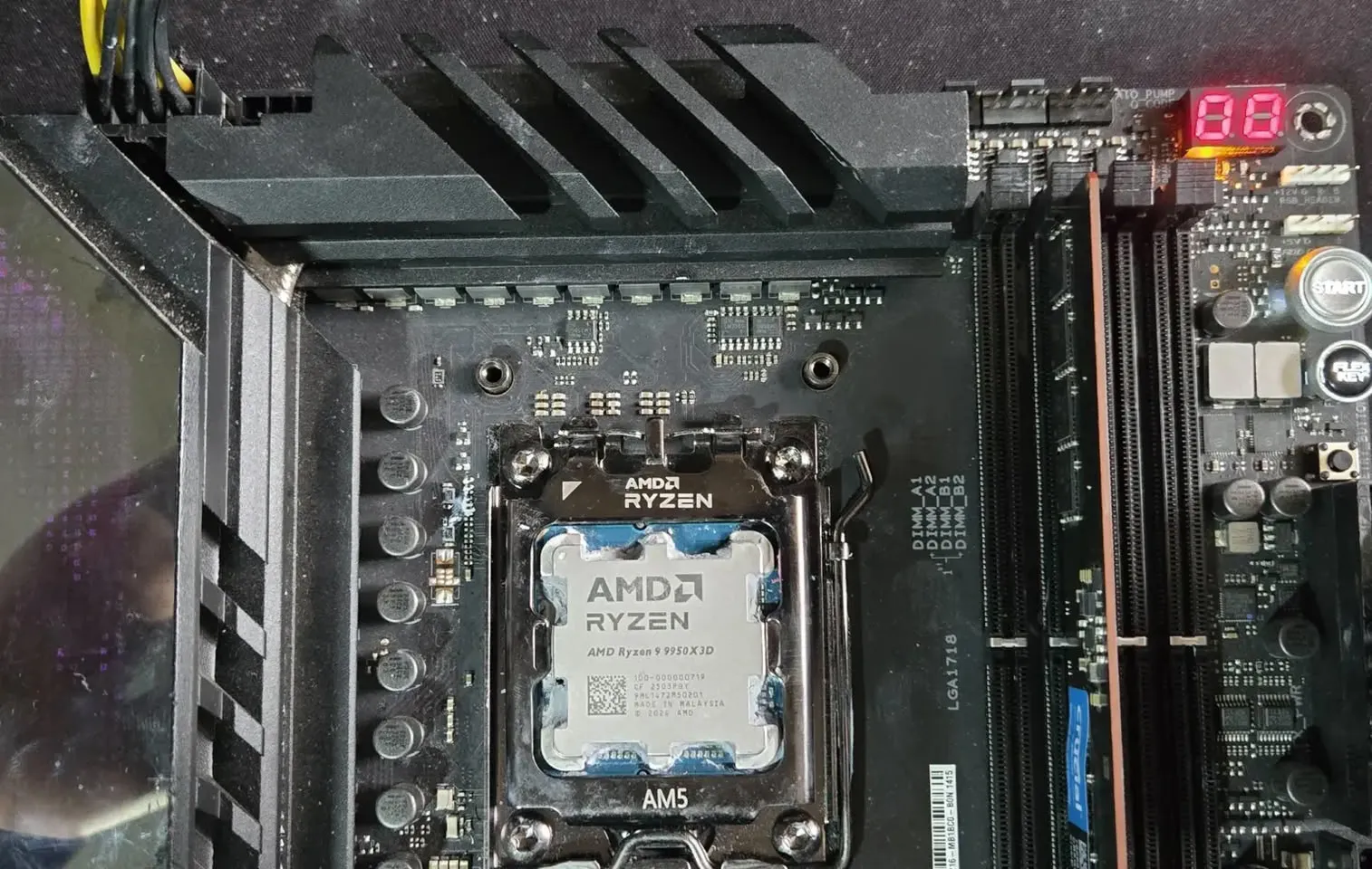 Procesador AMD Ryzen con marcas de quemado en los contactos