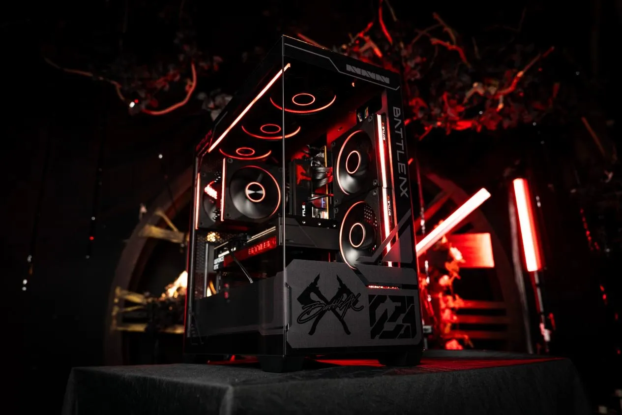 Vista general de la caja Battle Axe Black Blade con el interior iluminado