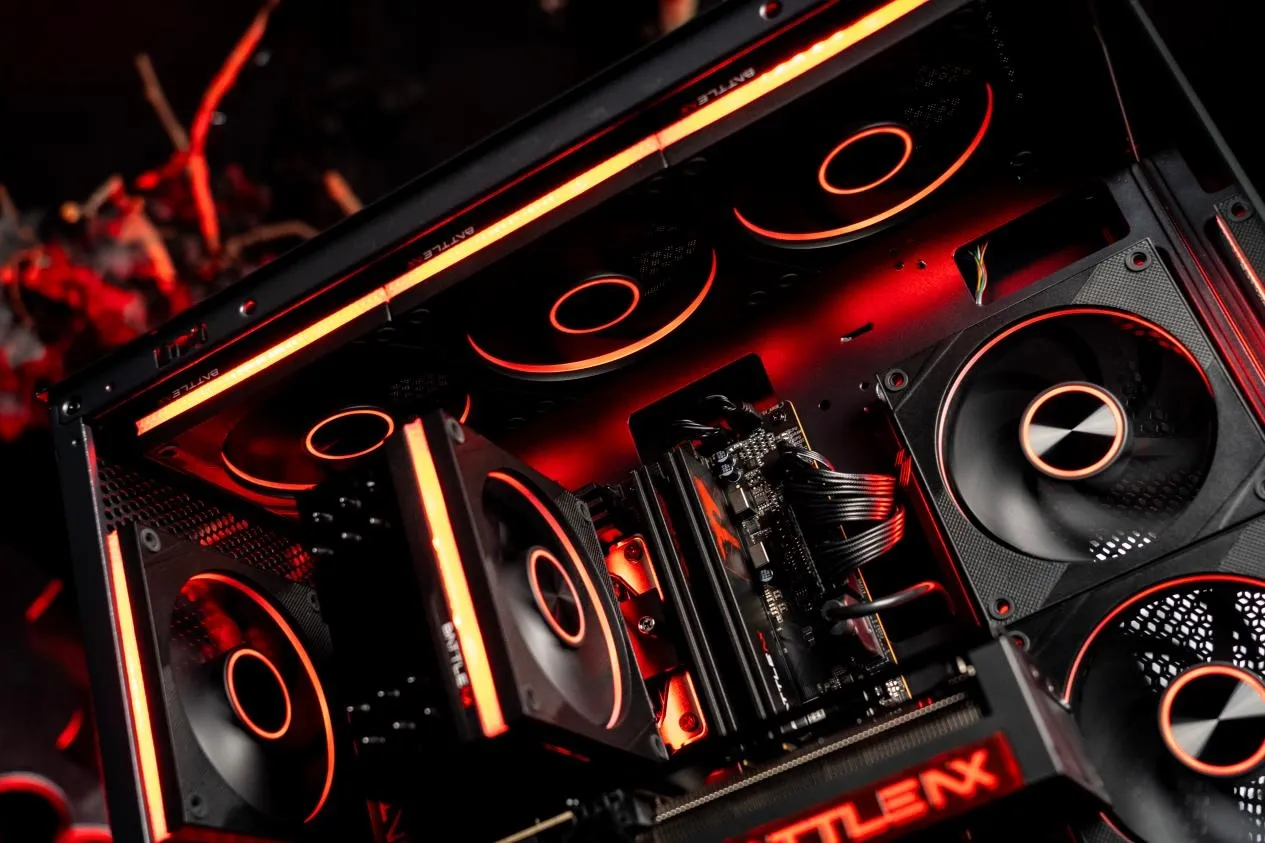 Ventiladores Battle Axe Black Blade SE con iluminación ARGB
