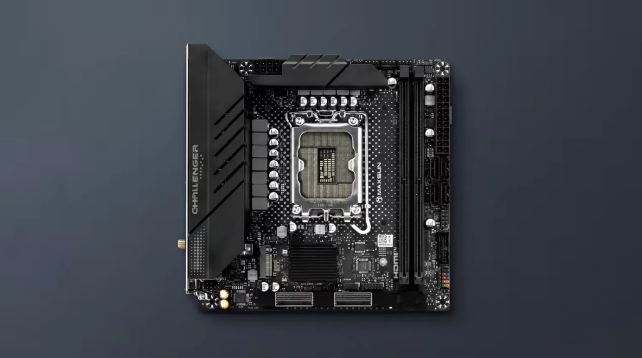 Detalle de los dos conectores MCIO sobre la placa Maxsun Z890 Mini-ITX