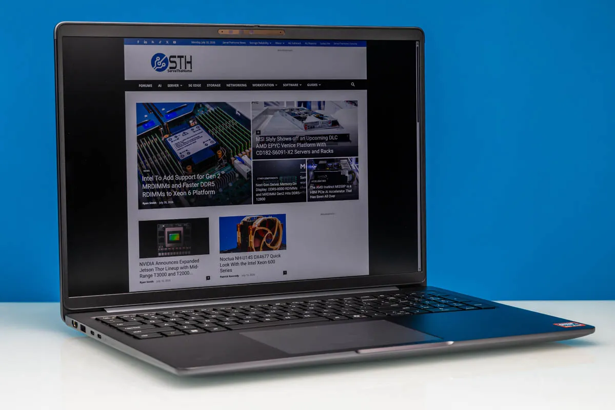 El Dell Pro 5 16 en ángulo