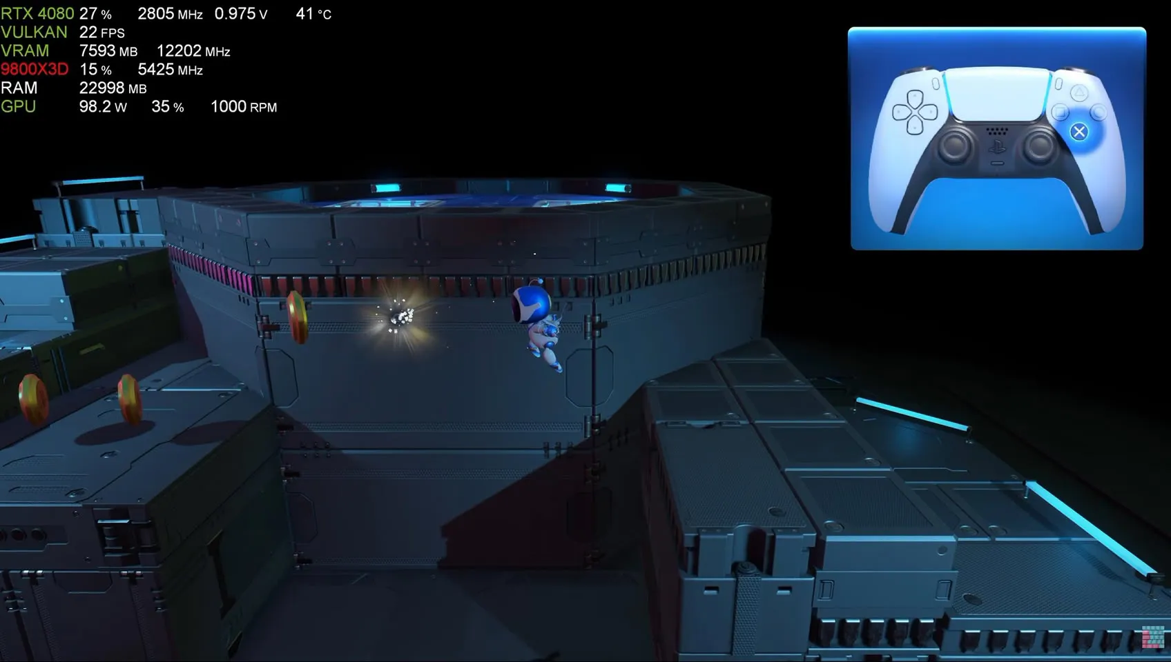 Astro en pleno salto mientras aparece en pantalla una indicación con el mando DualSense; el contador marca 22 FPS