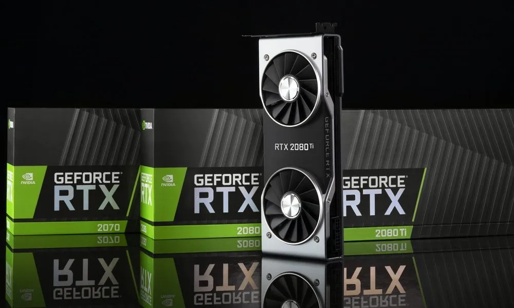 GeForce RTX 2080 Ti Founders Edition junto a las cajas de la familia RTX 20