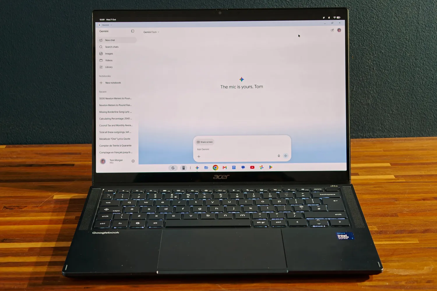 Gemini respondiendo en pantalla en el Acer Googlebook 14
