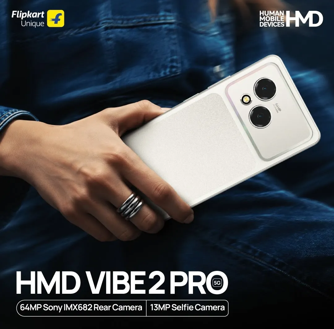 El HMD Vibe2 Pro sostenido en la mano, con la cámara trasera a la vista