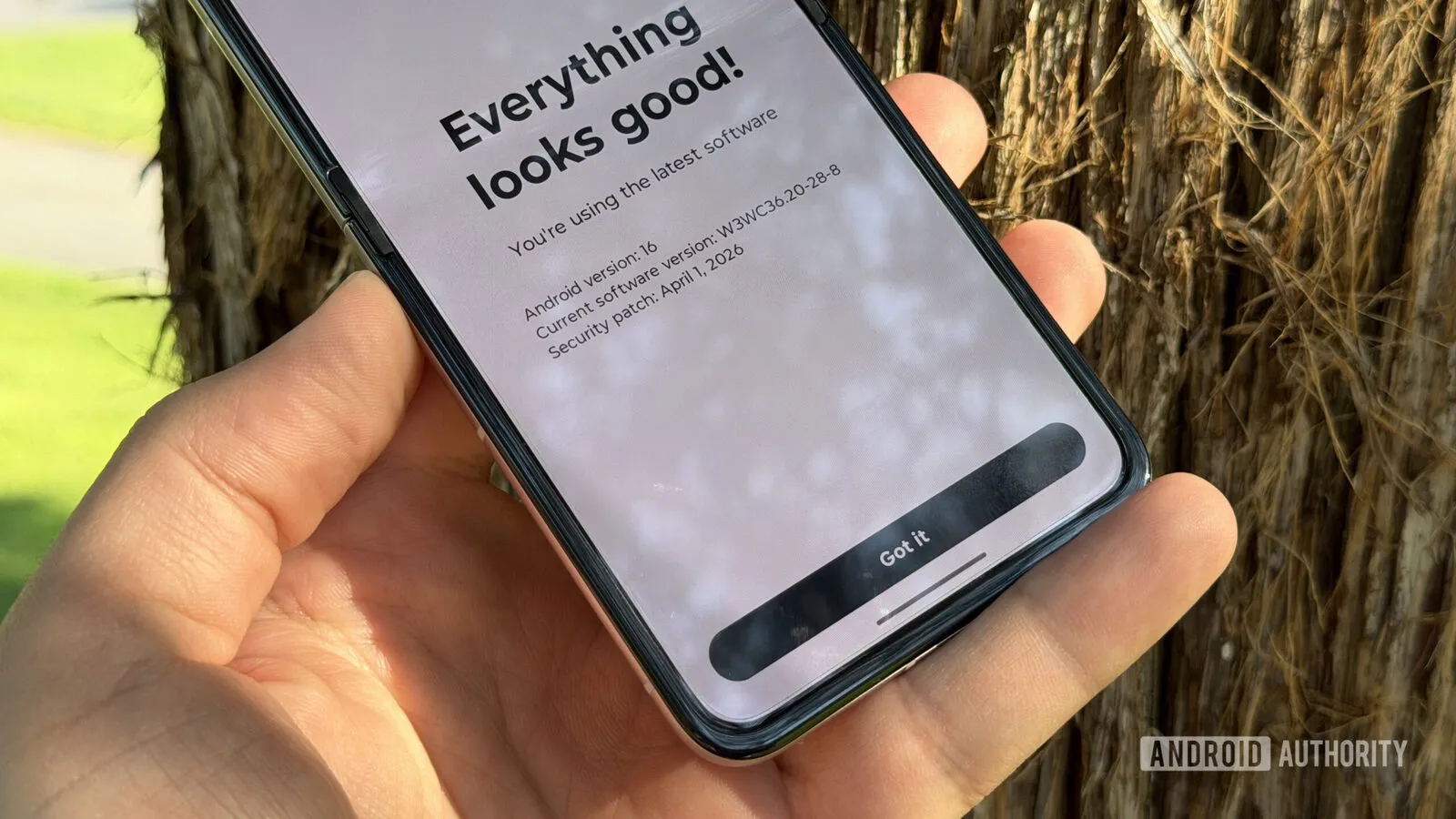 Ajustes de actualización y parche de seguridad en el Motorola Razr 2026