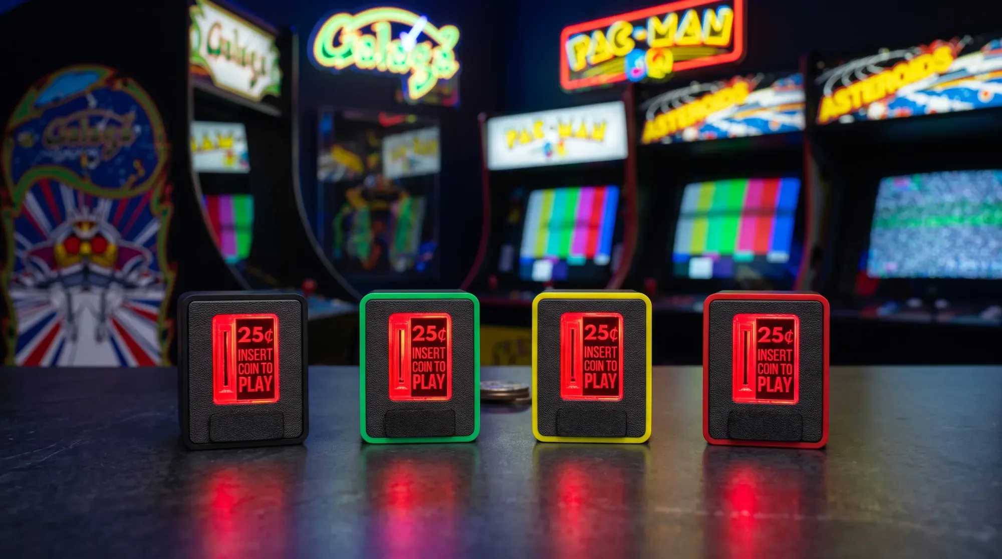 Vista del Insert Coin Cube con su puerta transparente iluminada