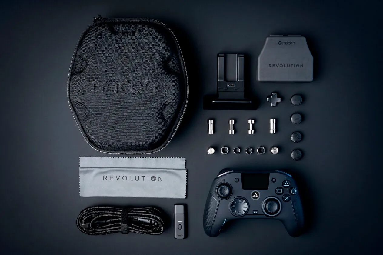 Complete Revolution 5 Unlimited kit with case, cable, charging dock and accessories