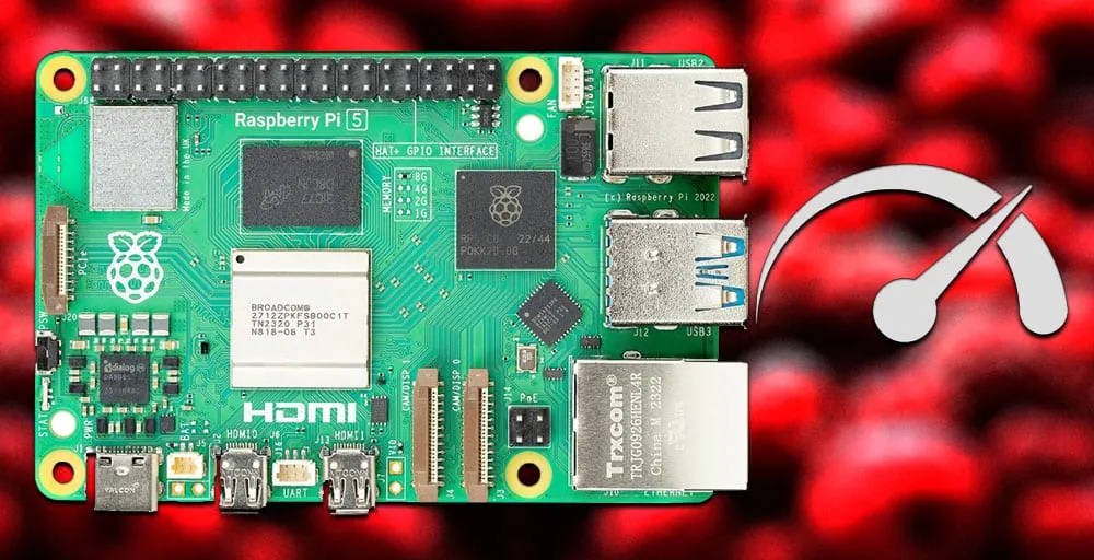 Raspberry Pi 5 junto a un icono de velocímetro sobre un fondo rojo, imagen ilustrativa de su rendimiento