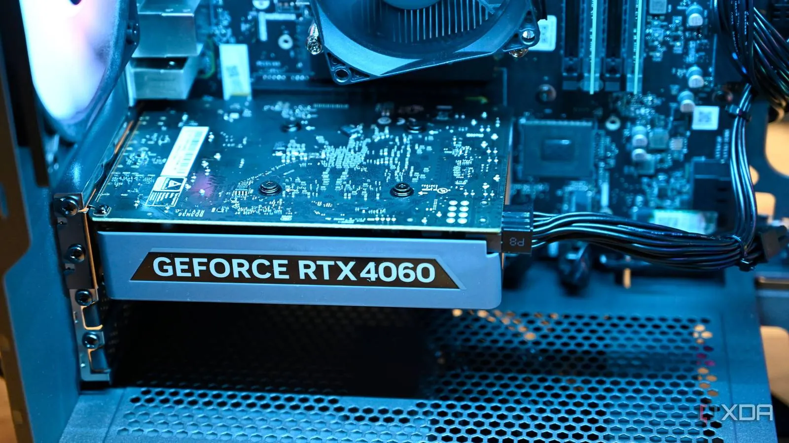 RTX 4060 instalada en un Lenovo Legion Tower 5i Gen 8