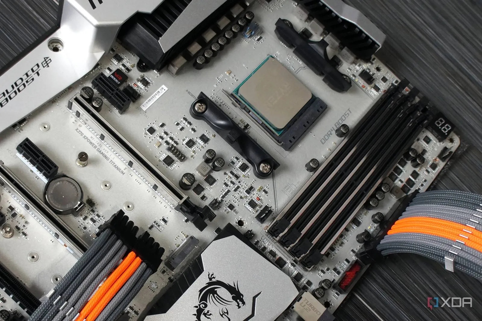 Procesador Ryzen 1800X sobre una placa base X370