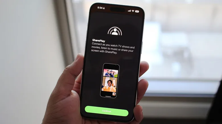 Pantalla de SharePlay en un iPhone