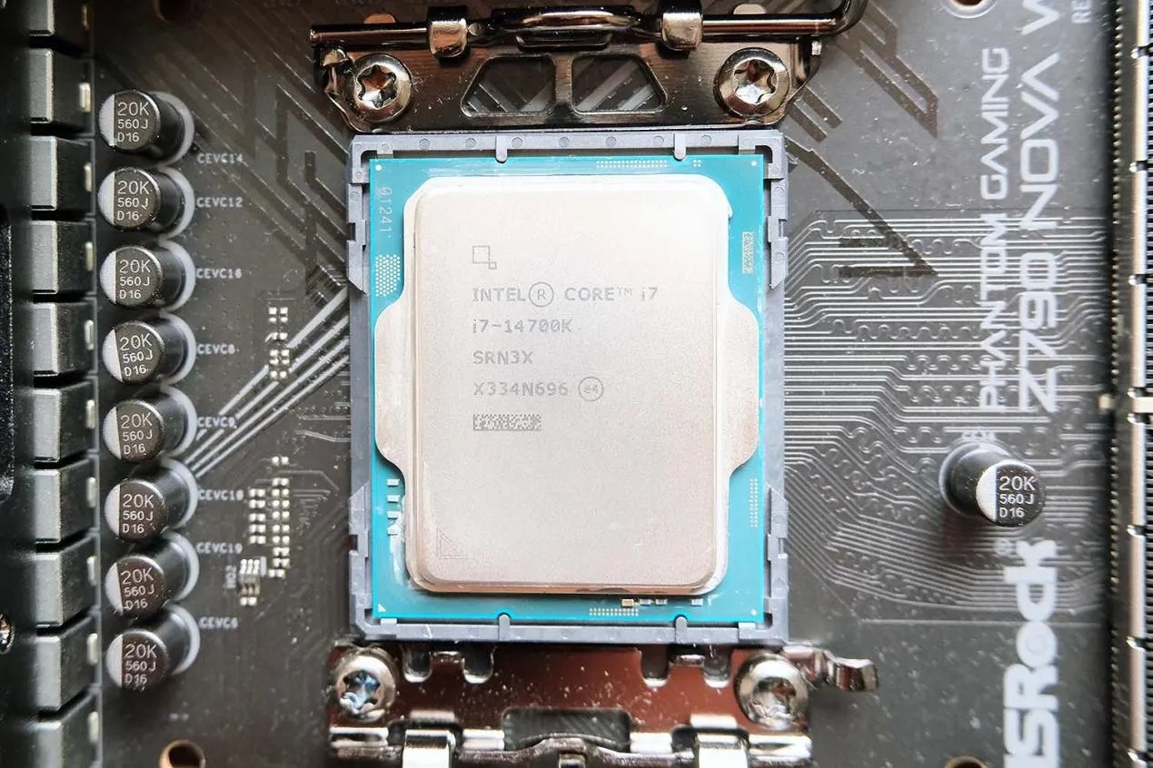 Especificaciones del Core i7-14700K: 20 núcleos y hasta 5,5 GHz
