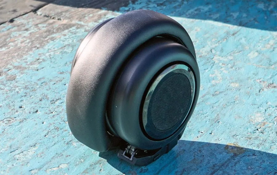 El TDM Neo en modo altavoz, con los drivers exteriores en funcionamiento