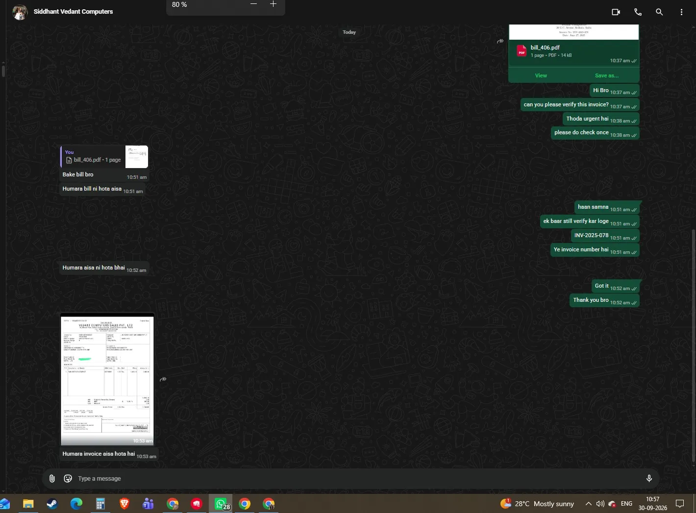 Conversación en la que se verifica una factura de Vedant Computers adjunta como bill_406.pdf